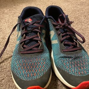 Boys New Balance shoes blue/orange shoes in great shape